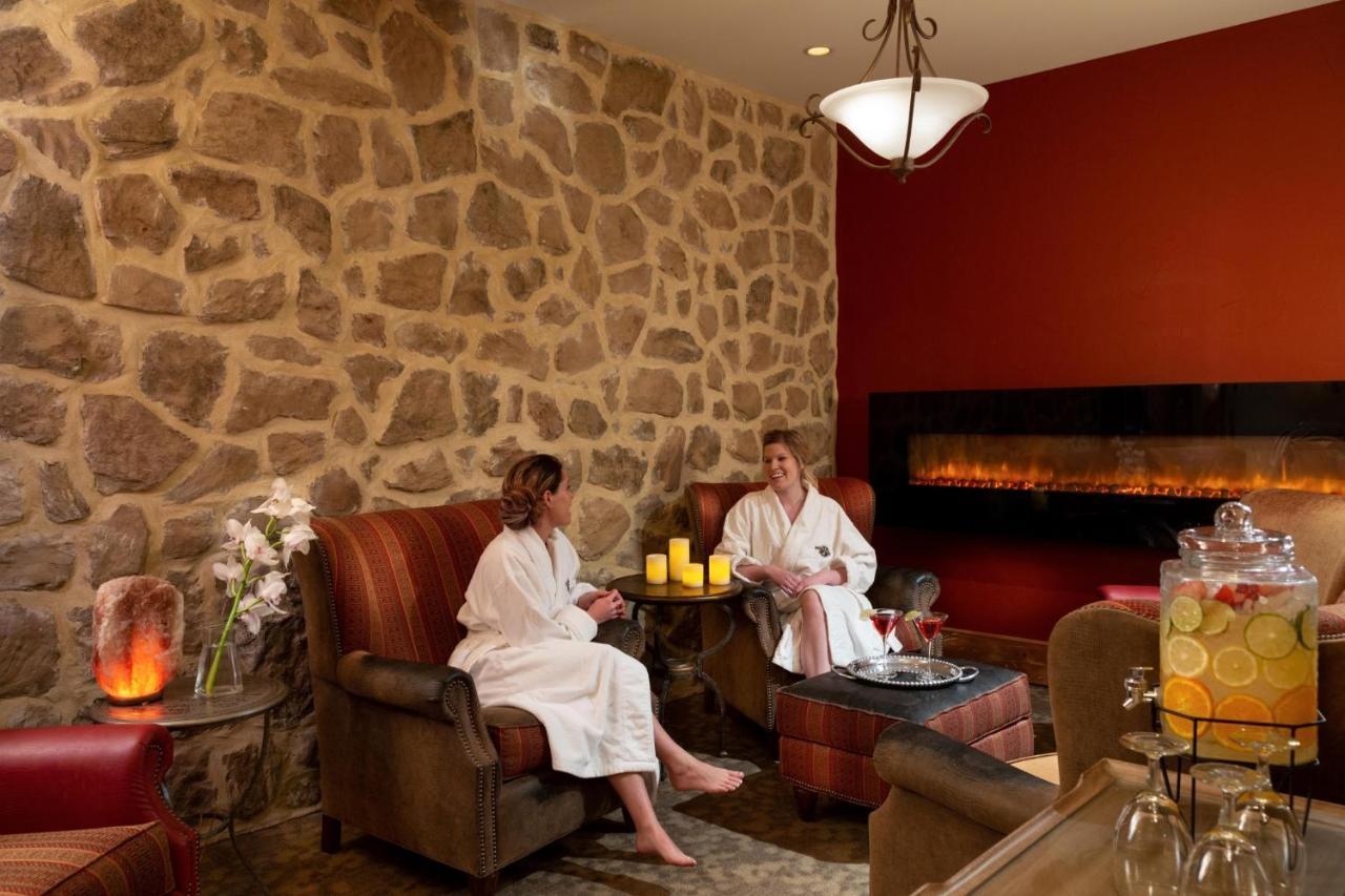 Inn The At Village, A Historic Of America Leola