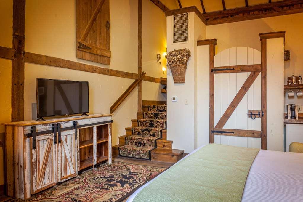 The At Village, A Historic Of America 4* Leola