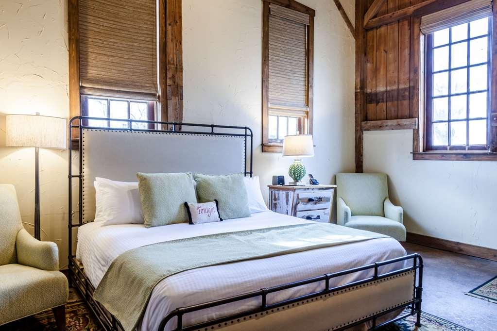 The At Village, A Historic Of America Leola
