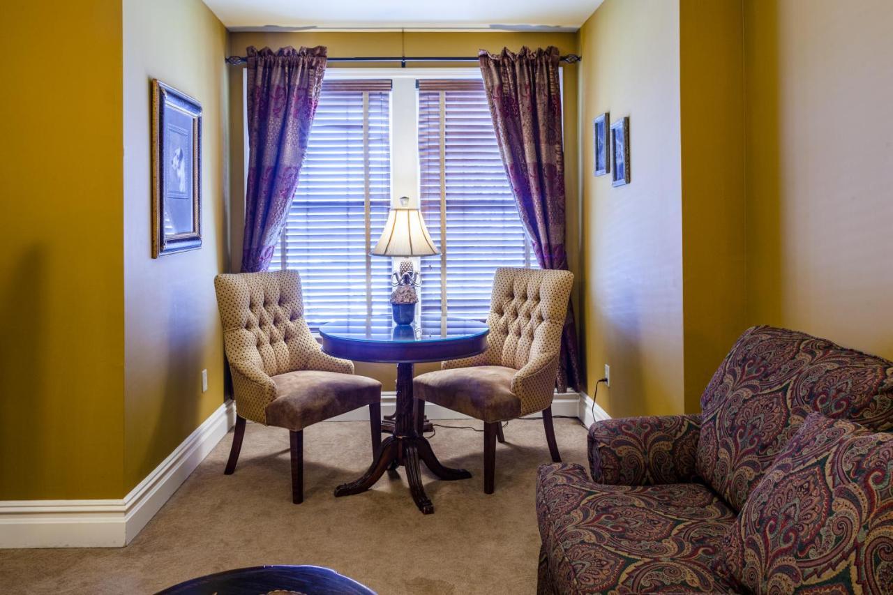 The At Village, A Historic Of America 4*