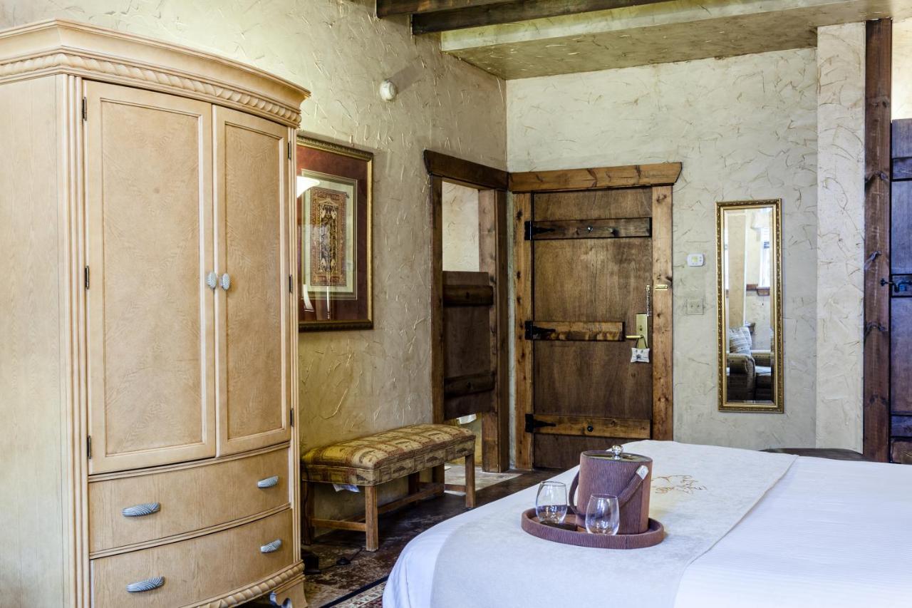 The At Village, A Historic Of America Inn Leola