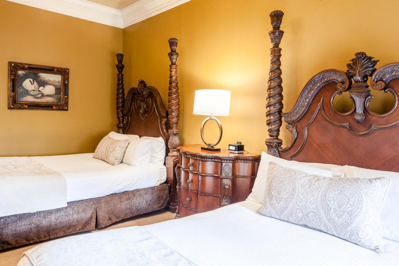 The At Village, A Historic Of America Inn Leola