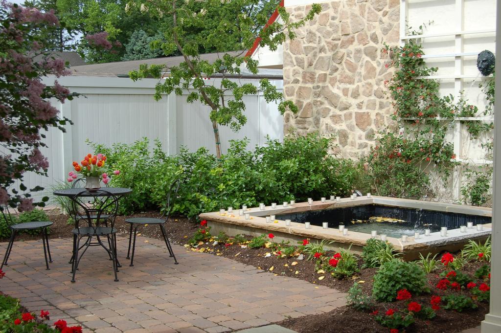 Inn The At Village, A Historic Of America 4*