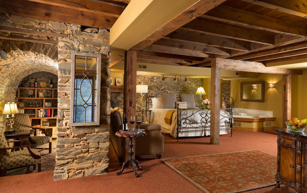 The At Village, A Historic Of America Inn 4*