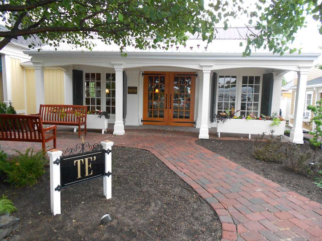Inn The At Village, A Historic Of America 4*